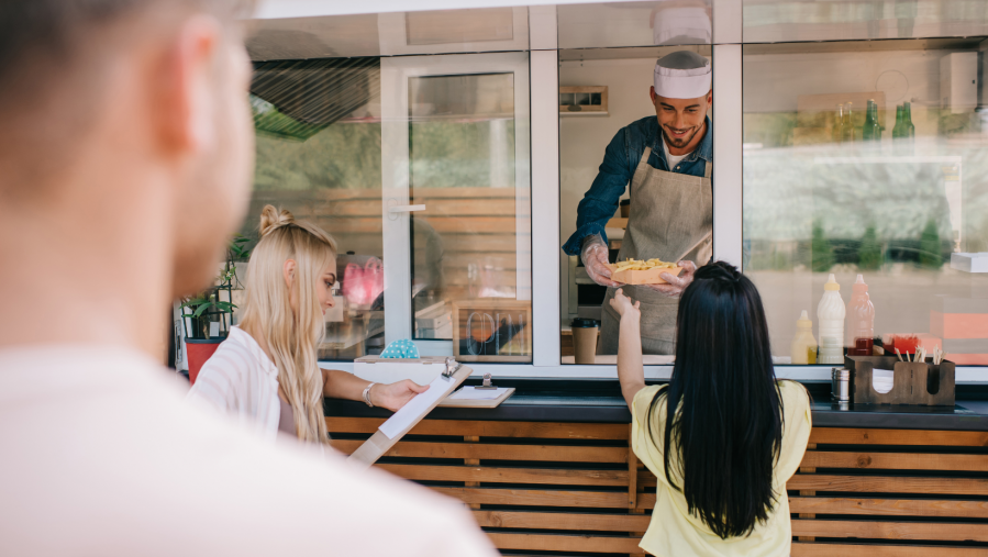 Food Truck Etiquette: Tips for Dining on the Go