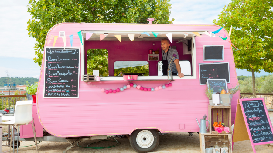 The Psychology of Food Truck Design: Attracting Customers with Colors and Logos